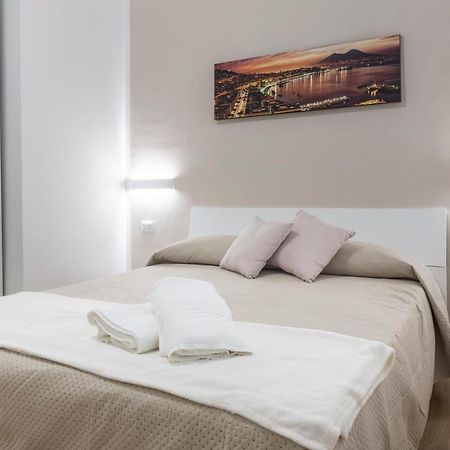 Adastra B&B Νάπολη Εξωτερικό φωτογραφία